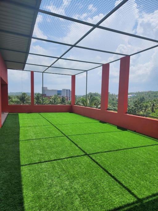 Gulzar 2Bhk Service Apartment, カンヌール エクステリア 写真