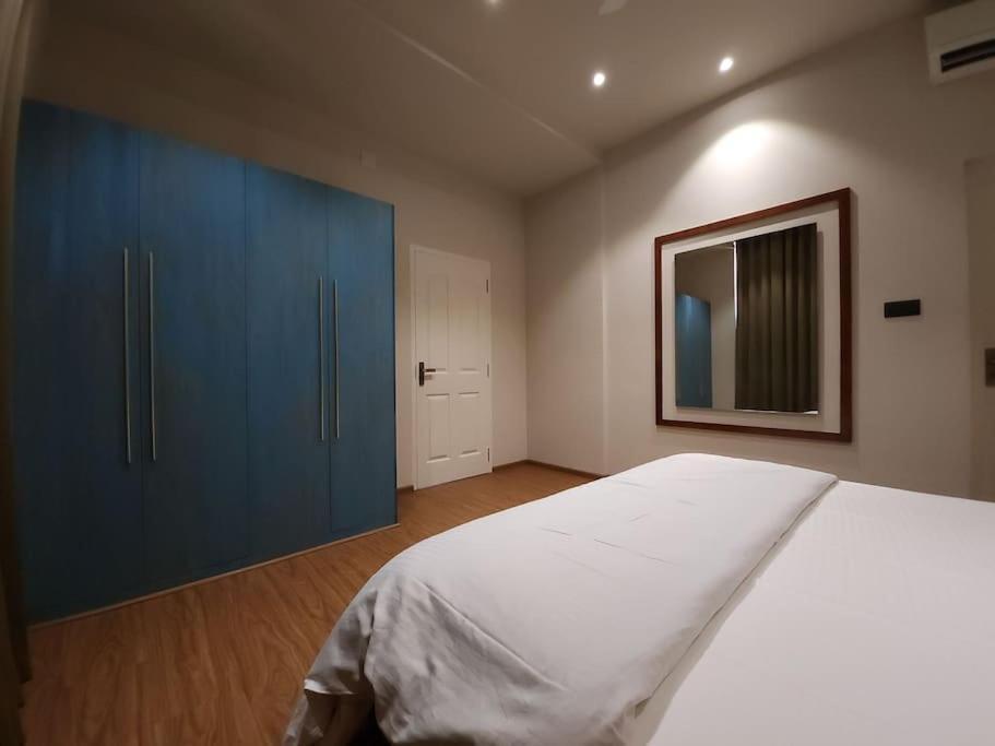 Gulzar 2Bhk Service Apartment, カンヌール エクステリア 写真